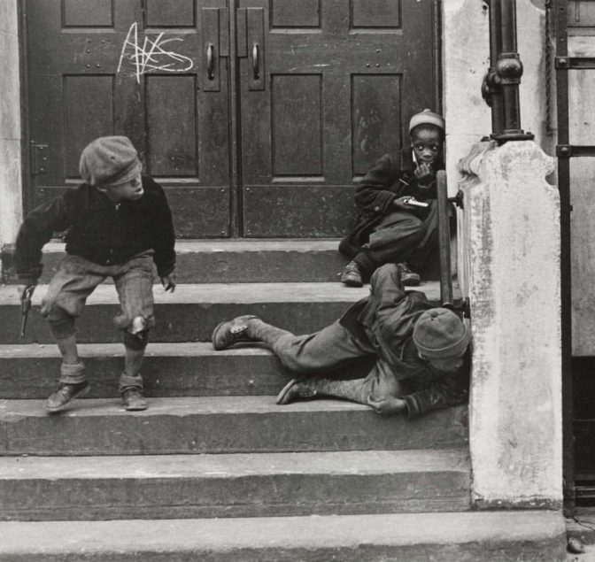 Helen Levitt - Observing New York's Streets - Exibart Street