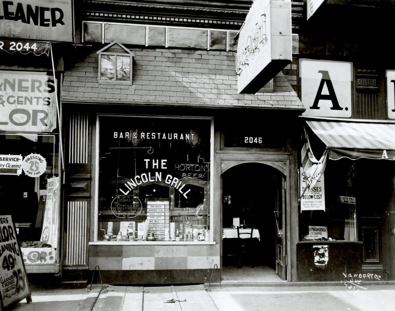 James Van Der Zee: A Portrait of Harlem - Exibart Street