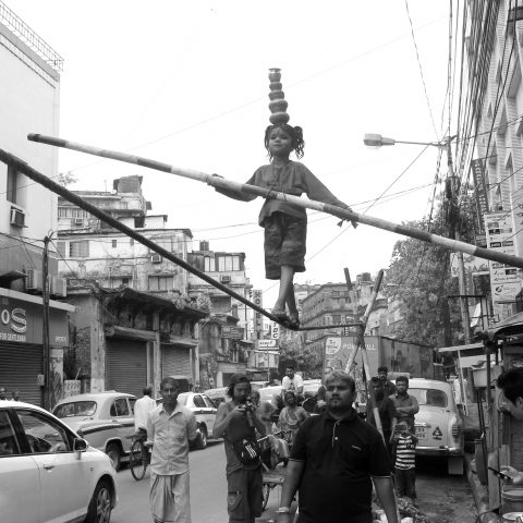 Girl child abused in the street of Kolkata