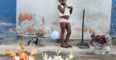 little girl and baloon