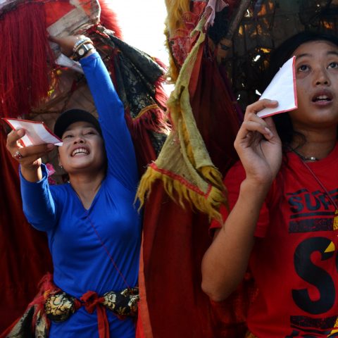 Girls at Chinatown