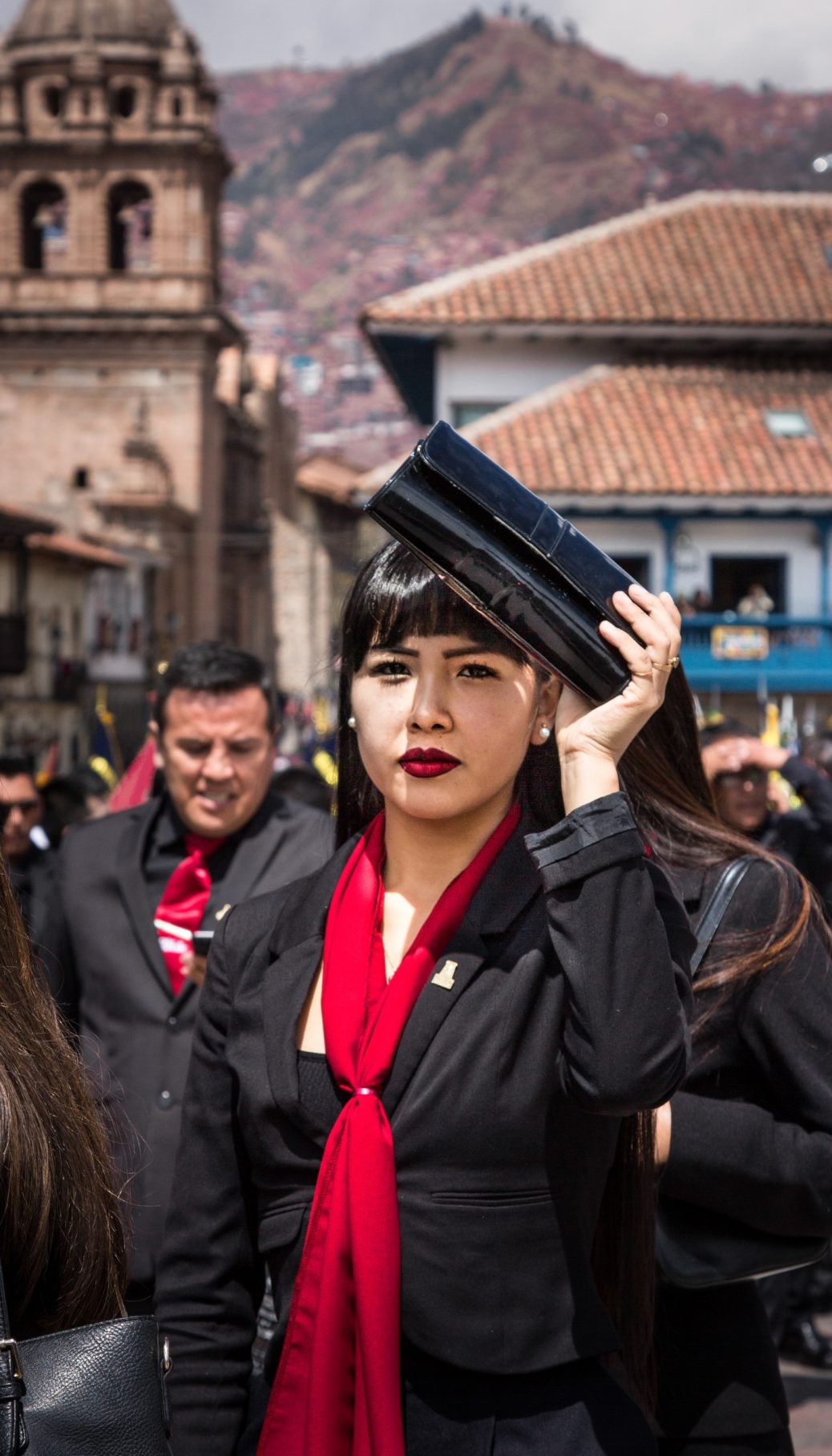 A woman in Cuzco - Exibart Street