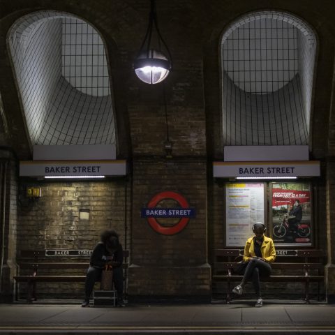 Waiting for the train – Baker street