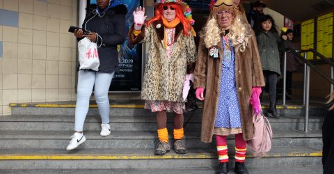 Carnaval. Alost. A la gare