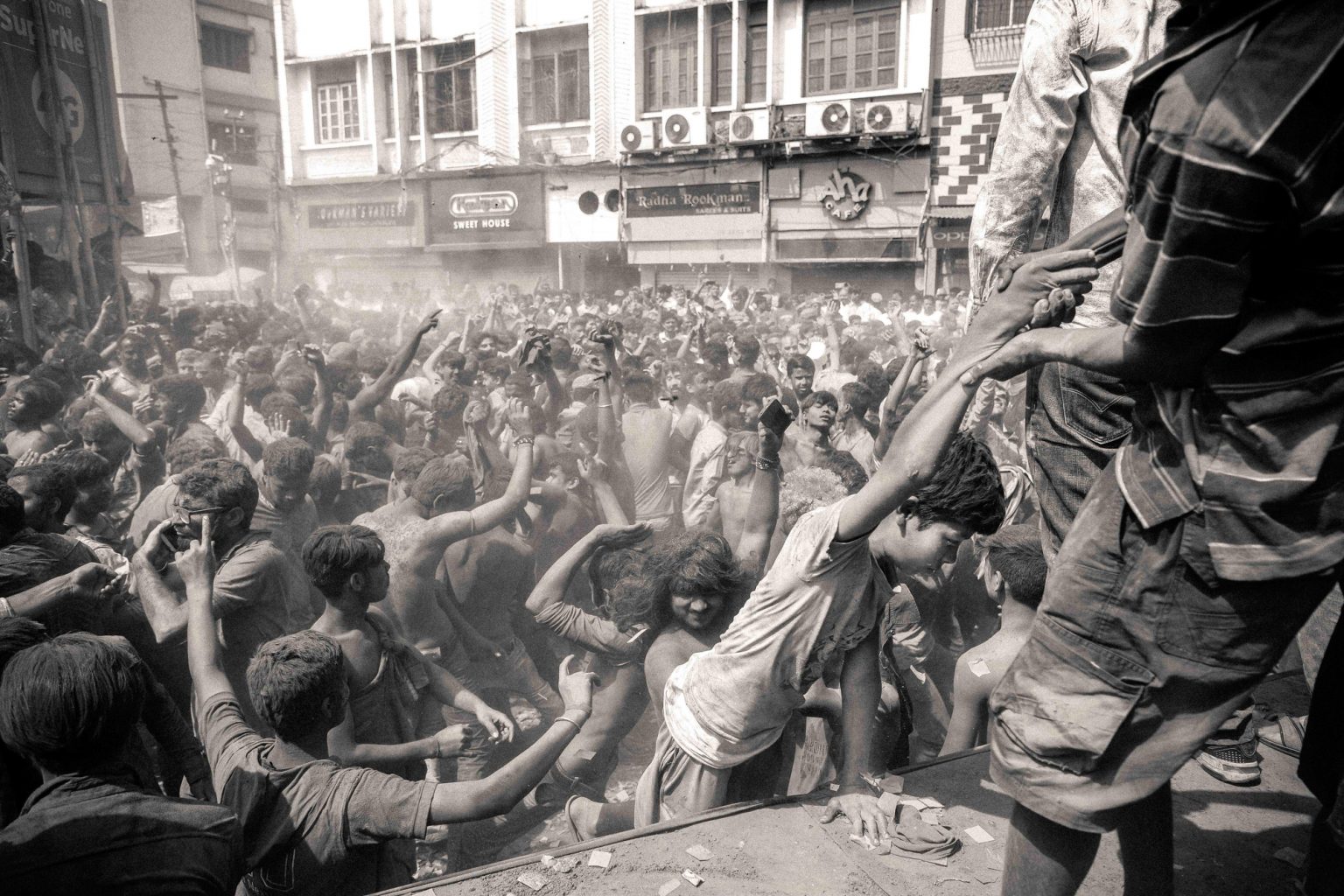 street-scene-guwahati-exibart-street