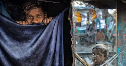 KOLKATA RAILWAY SLUM