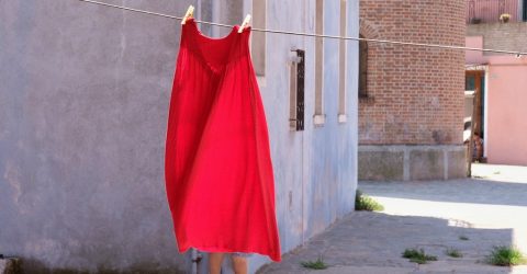 la donna in rosso